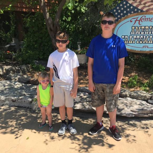 Meet your Posher, Brandy - Picture 1 of 1